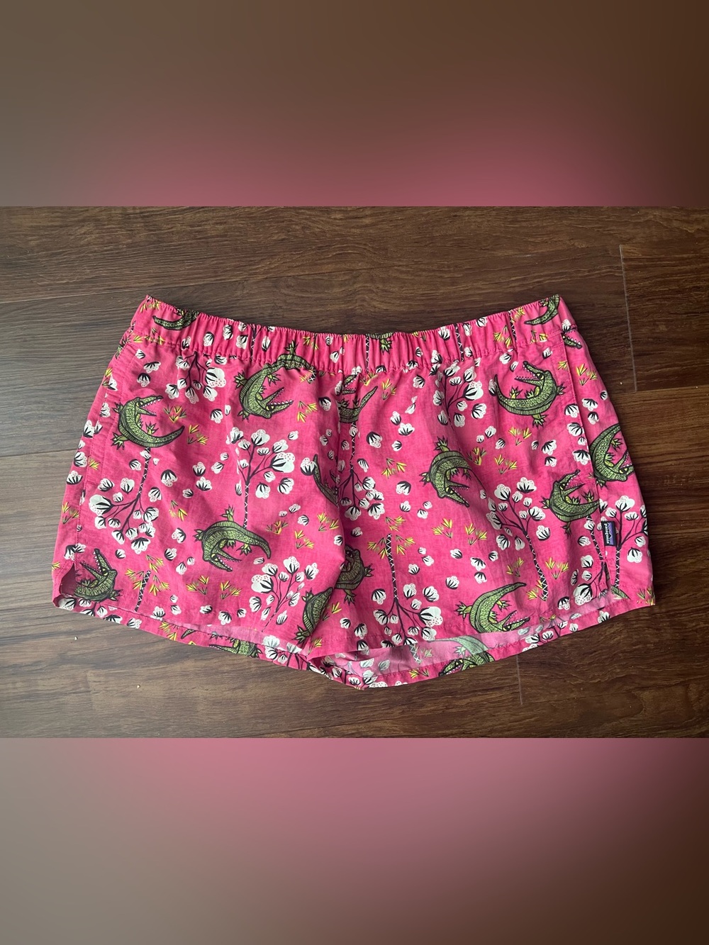 Patagonia Barely Baggies Alligator Shorts size XL